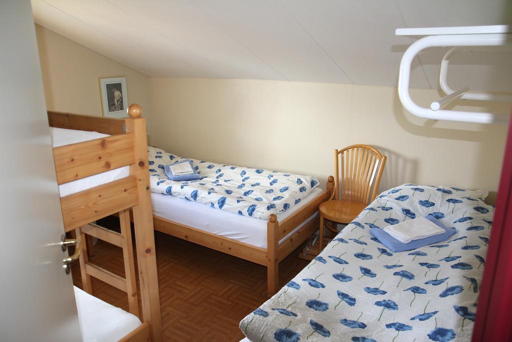 Flateyri Korpudalur Hi Hostel חדר תמונה